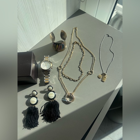 Gorgeous lot of Jewelry! Michael Kors, Uno de 50 and more! - Picture 1 of 6